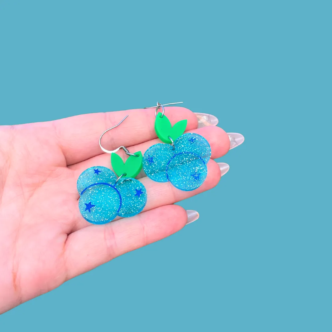 MiniKitty Blueberries øredobber blå akryl