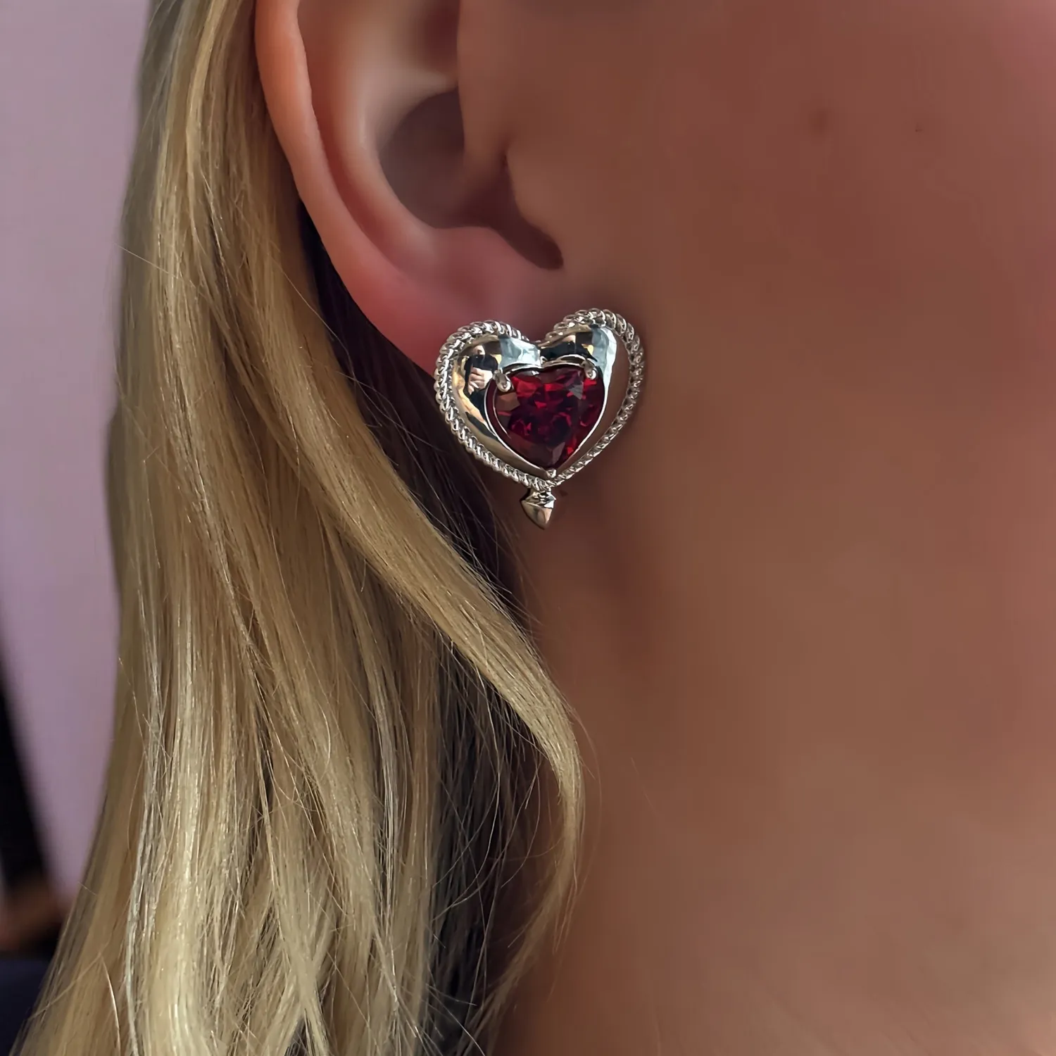 IOAKU Love Armor Stud øredobber gull 2,5 cm nikkelfri
