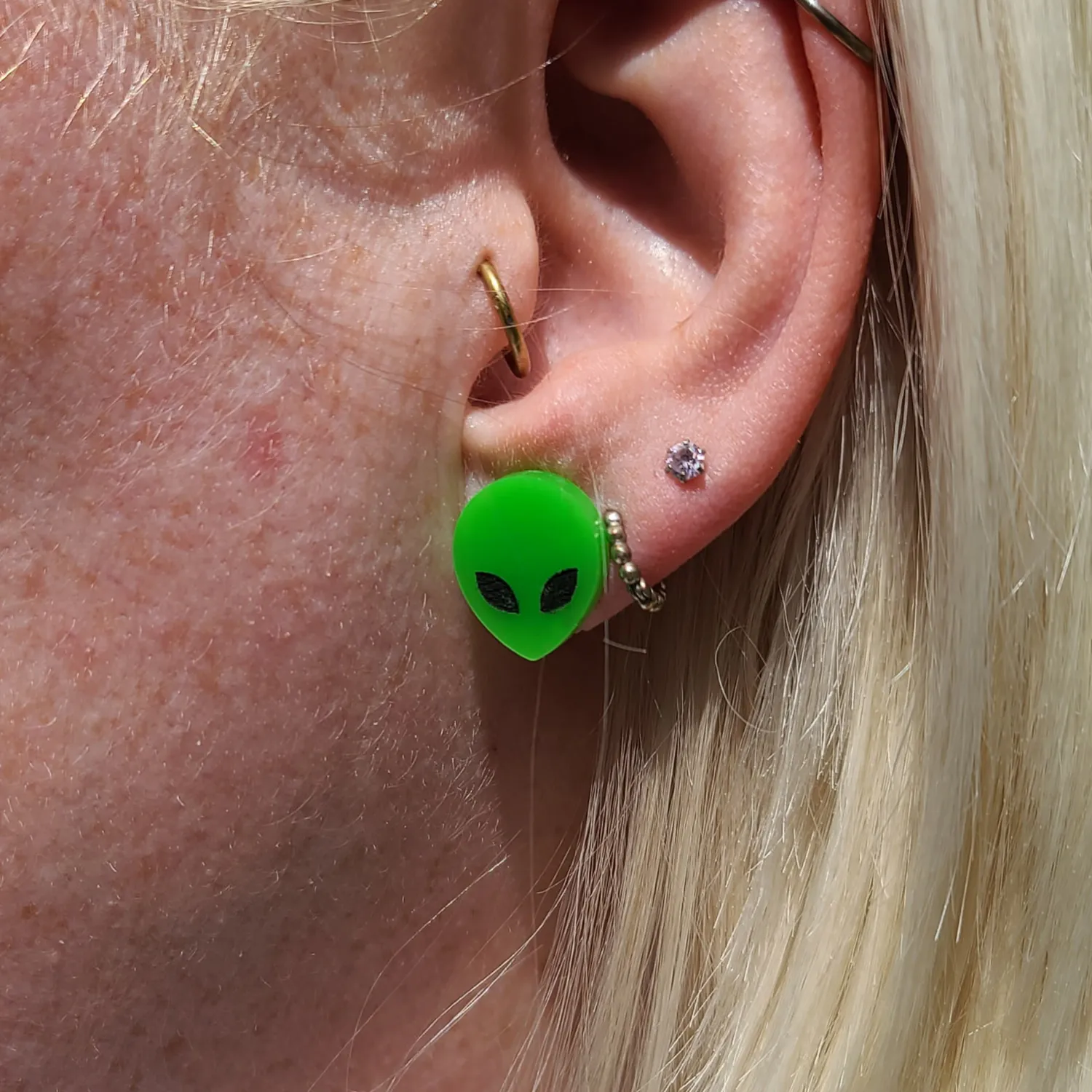 MiniKitty Alien Studs ørestikker akryl