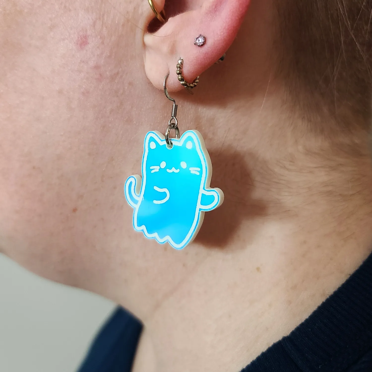 MiniKitty Cat Ghosties Irridescent øredobber gull spøkelse