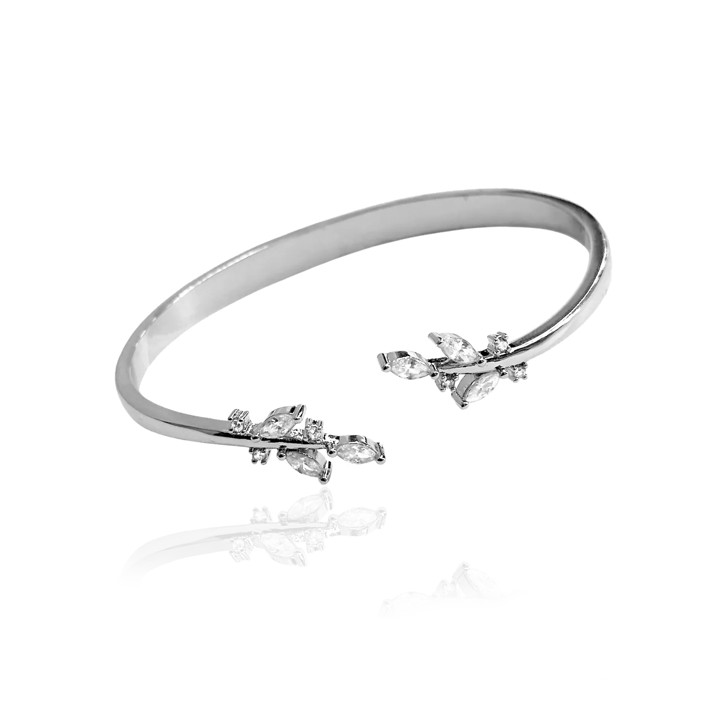 IOAKU Multi Wing armbånd hvit justerbar messing