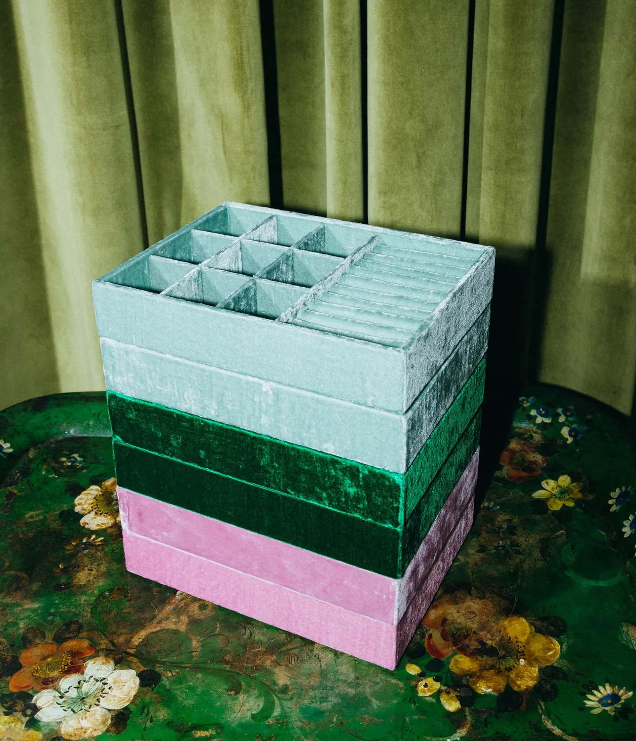 Loren Hope smykkebrett fløyel Emerald med rom