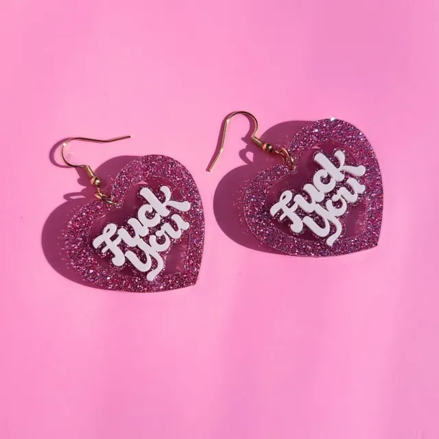 MiniKitty Pink F You Glitter Hearts øredobber