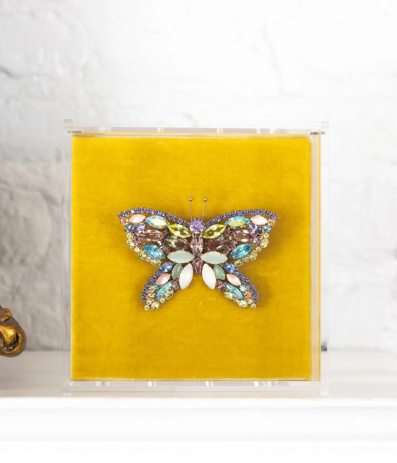 Loren Hope Butterfly brosje fiolett aventurin skjell