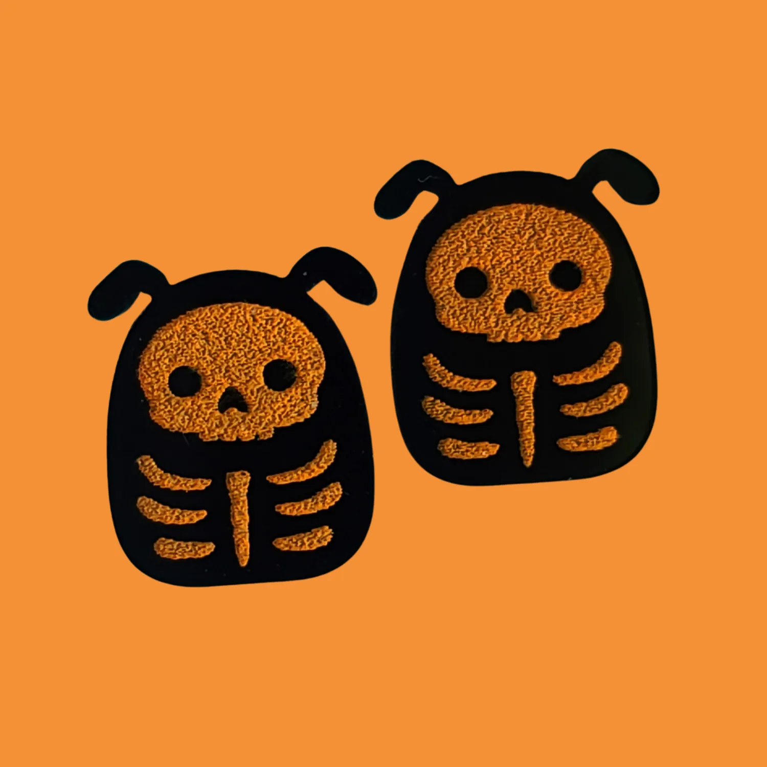MiniKitty Squish Skeleton Dog studs gull 1 par