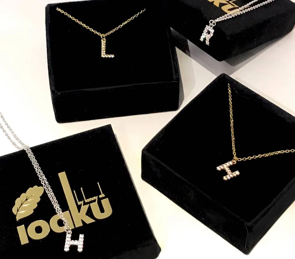 IOAKU Identity Micro Necklace AZ halskjede gull bokstav A