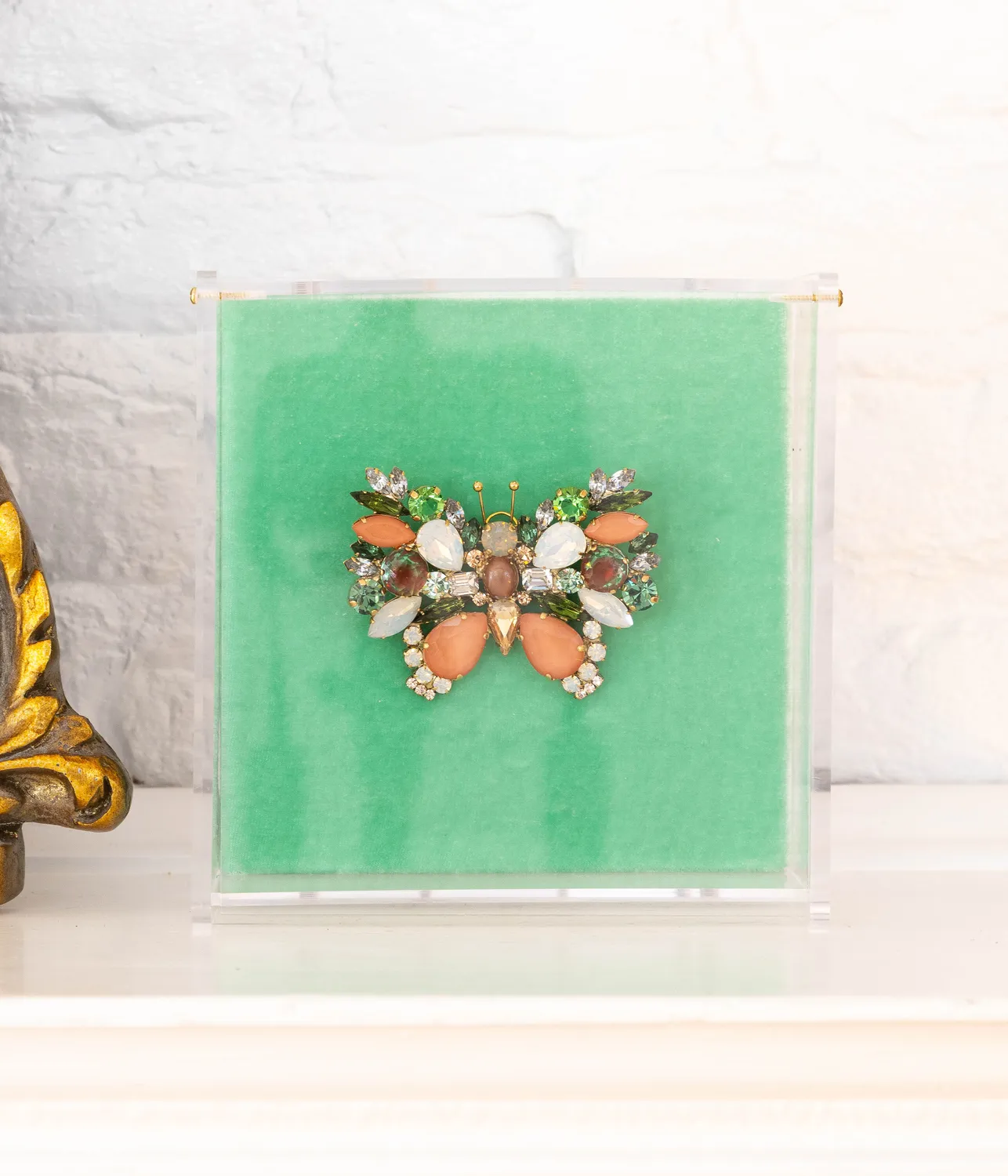 Loren Hope Butterfly brosje medium hvit opal