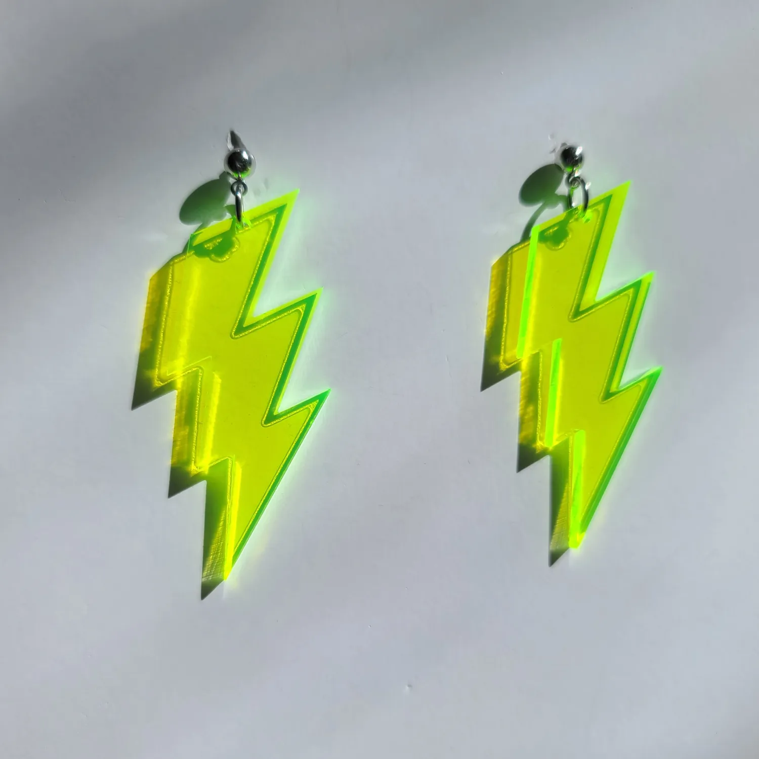 MiniKitty Lightning Bolts Neon Green øredobber akryl