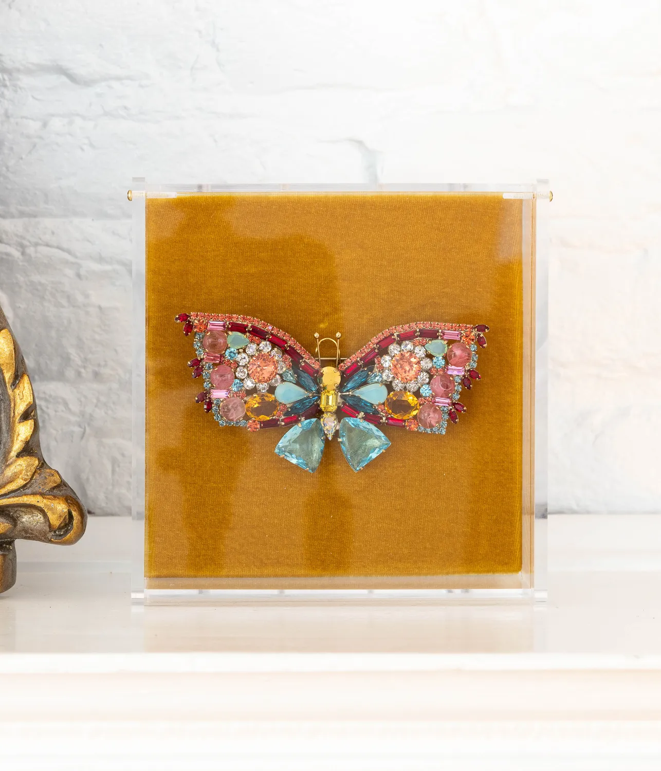 Loren Hope Butterfly brosje granat stor unik