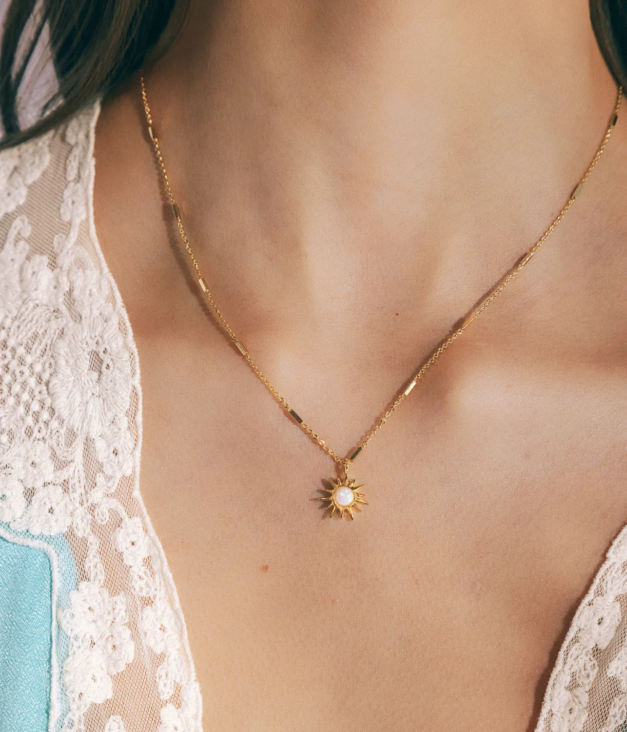Loren Hope Sole halskjede gull opal