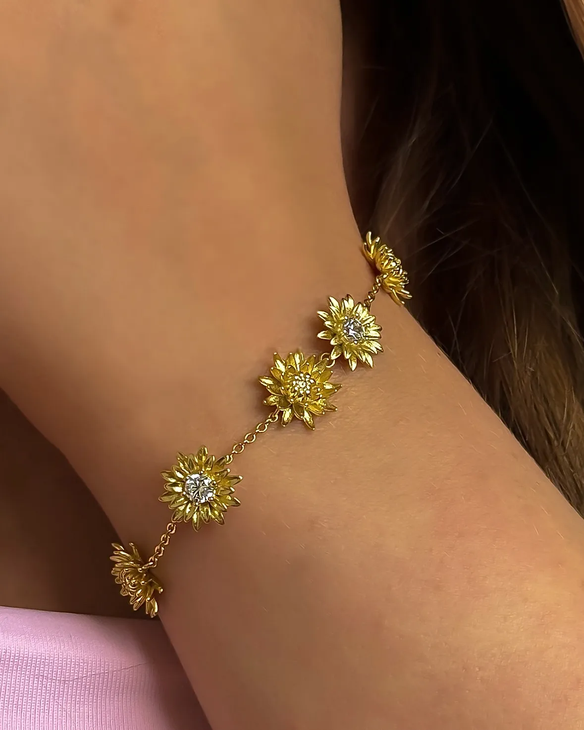 IOAKU Dahlia Waterlily armbånd gull 16+6 cm