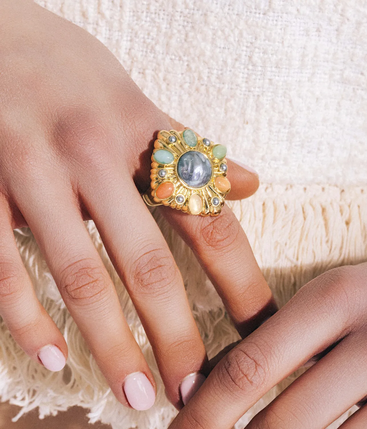 Loren Hope Davis ring multi pastell justerbar