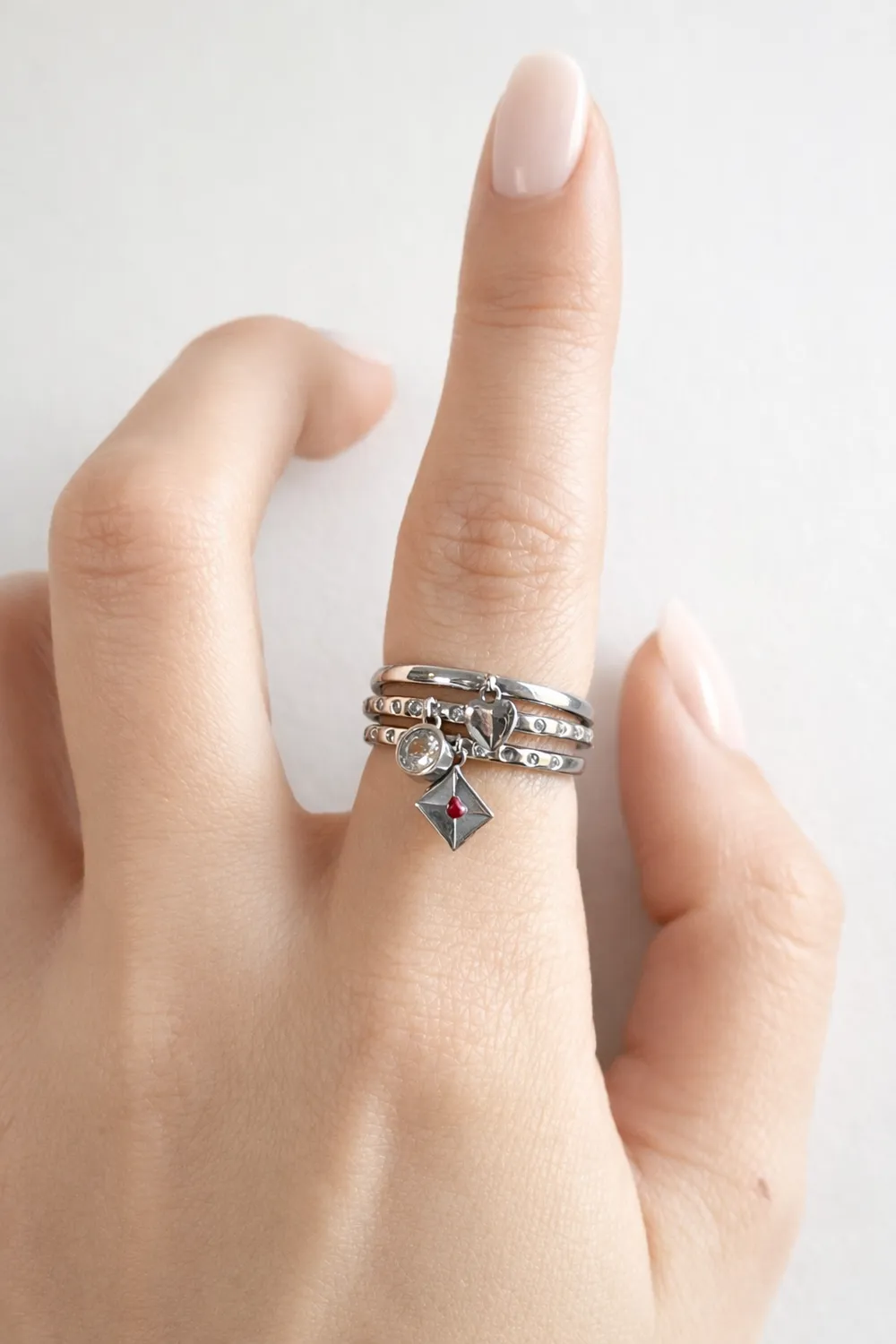 Ioaku Love Letter ring 3-pakk gull justerbar