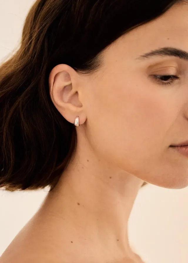 Studio Bille Curved Form Hoops Mini øreringe 1 cm