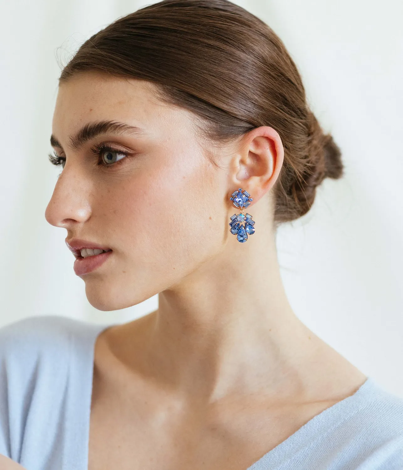 Loren Hope Eugenie øredobber Light Sapphire blå