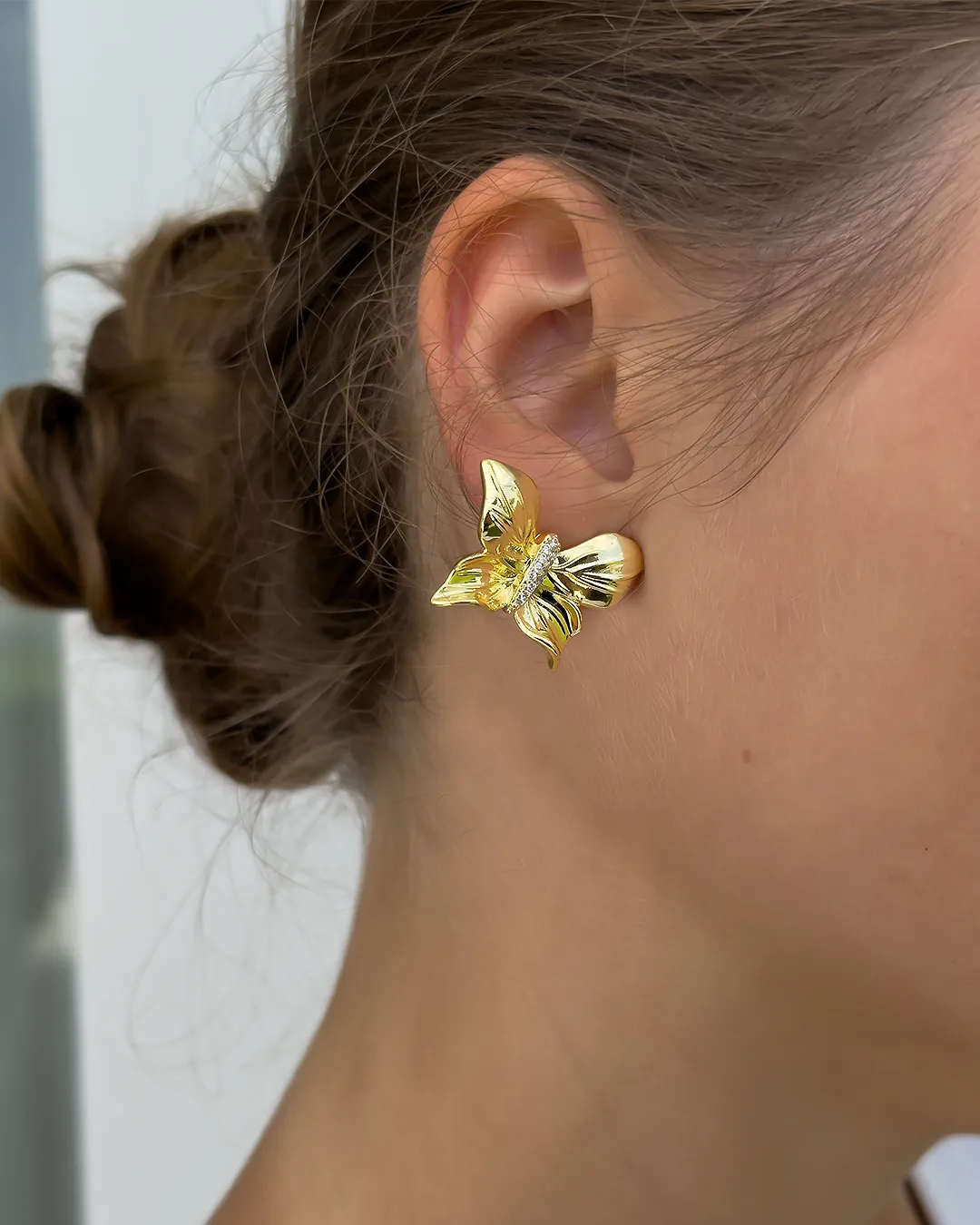 IOAKU Papillon Crystal Stud øredobber gull sommerfugl