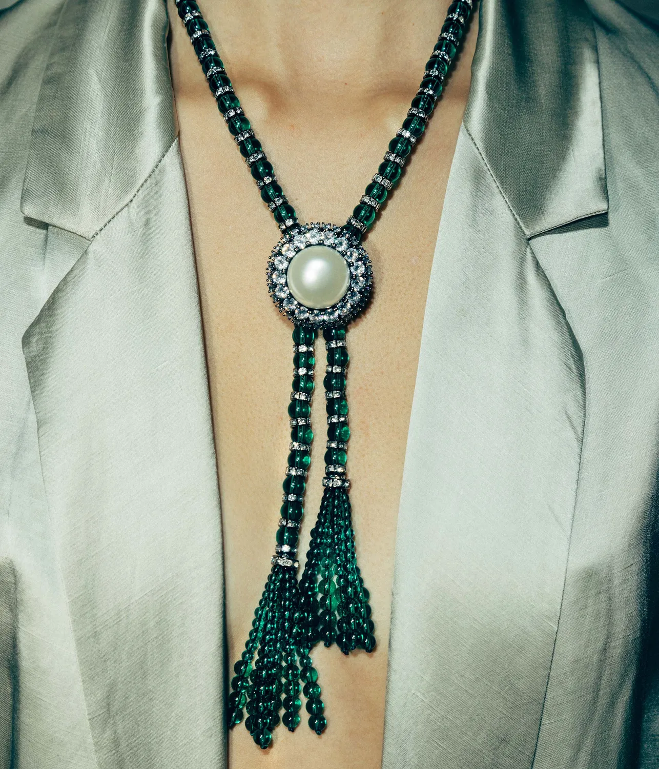 Loren Hope Evelina Lariat halskjede smaragd perle