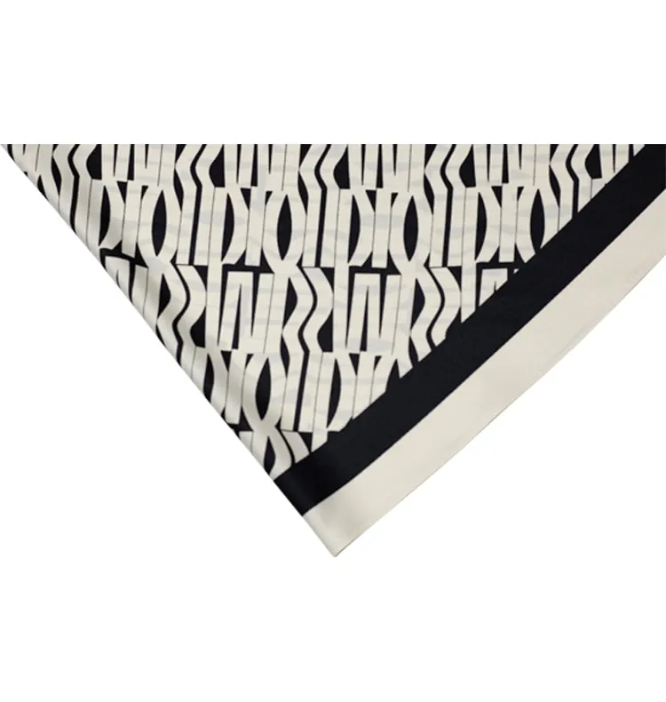 Wos Up Milan skjerf hvit trekant 130 cm