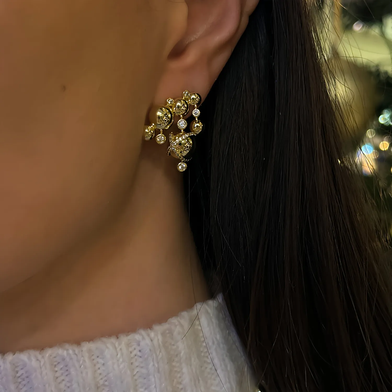 IOAKU Berry Crystal Luxe studs øredobber gull 2 cm