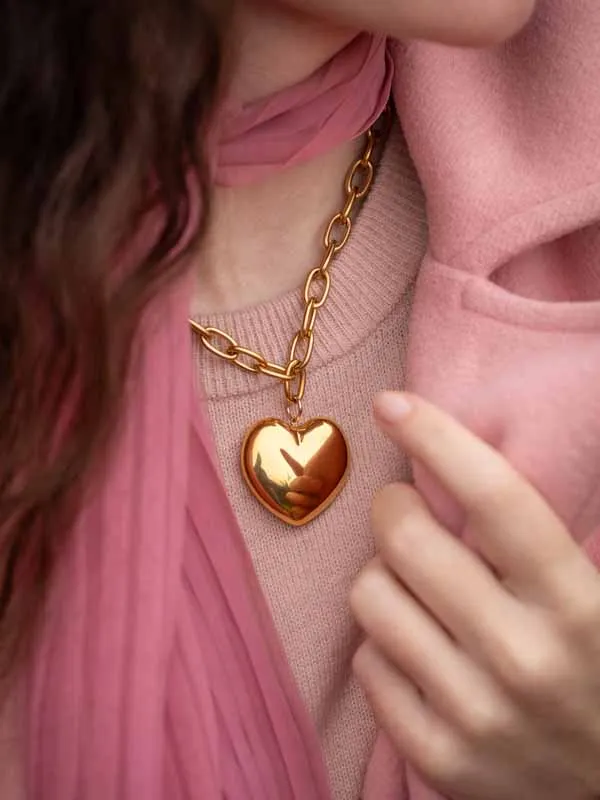 pfg Stockholm Big Heart halskjede gull hjerte