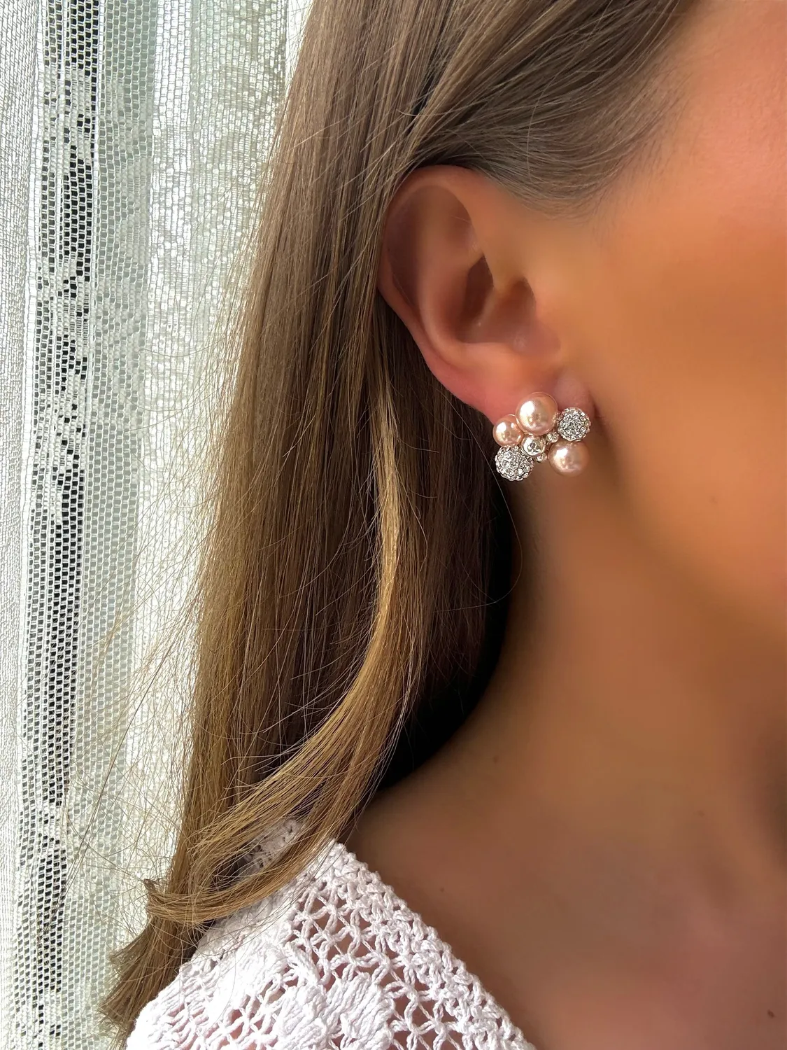 IOAKU Berry Pearl Sparkle Studs øredobber champagne nikkel­frie