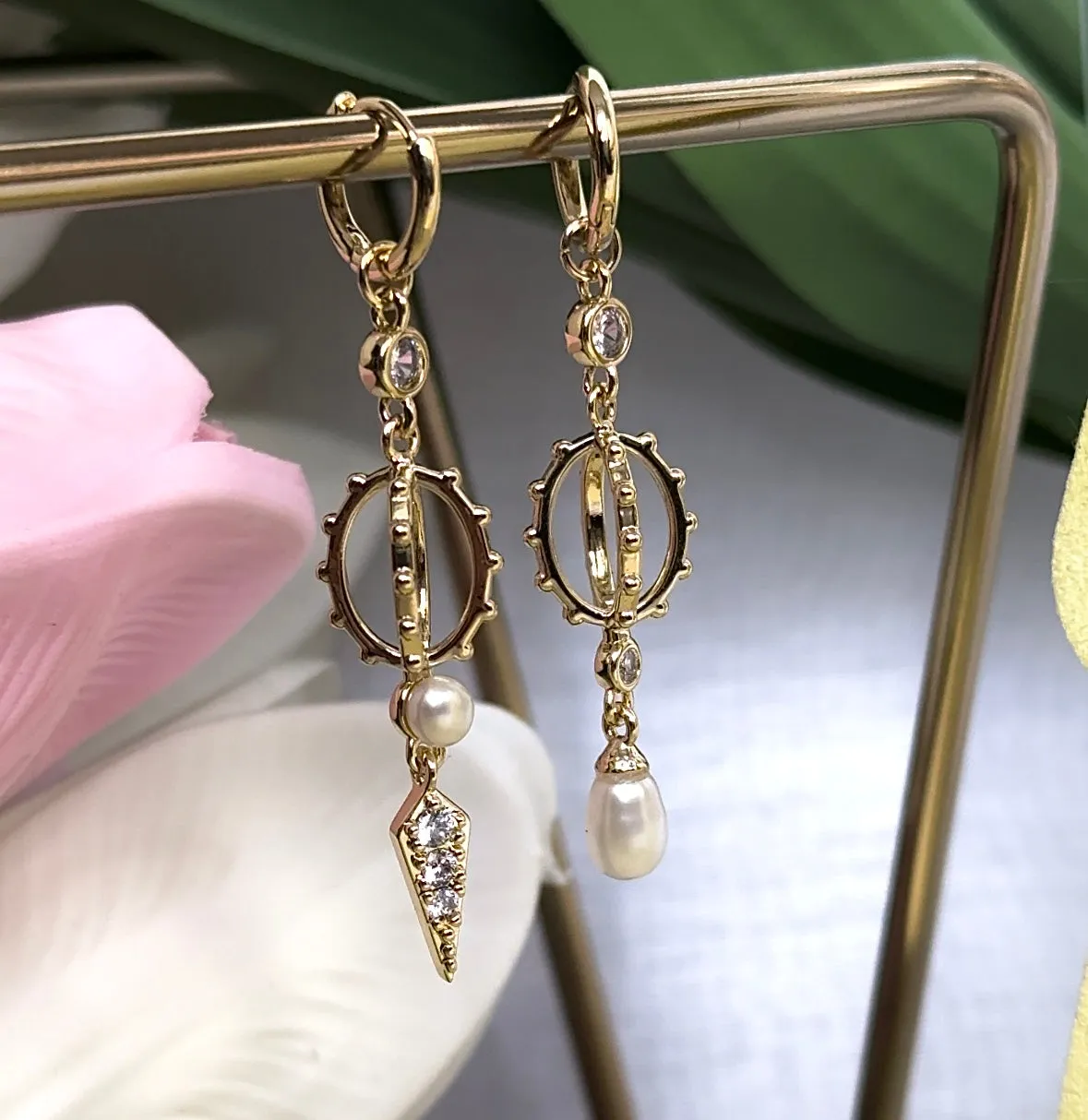 IOAKU Chic Pearl Hoop øredobber gull 6 cm