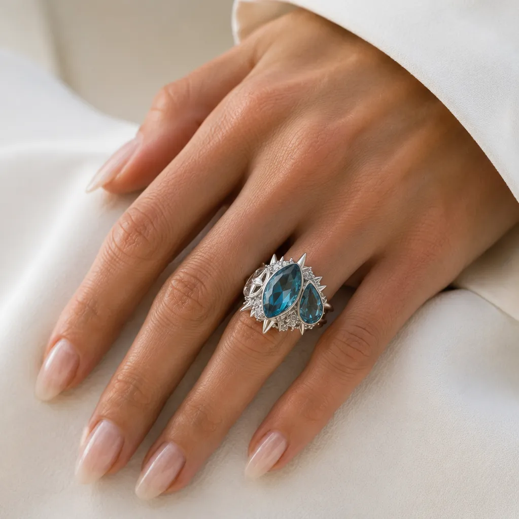 IOAKU Elecktra Sparkle Multi ring blå gull str 7