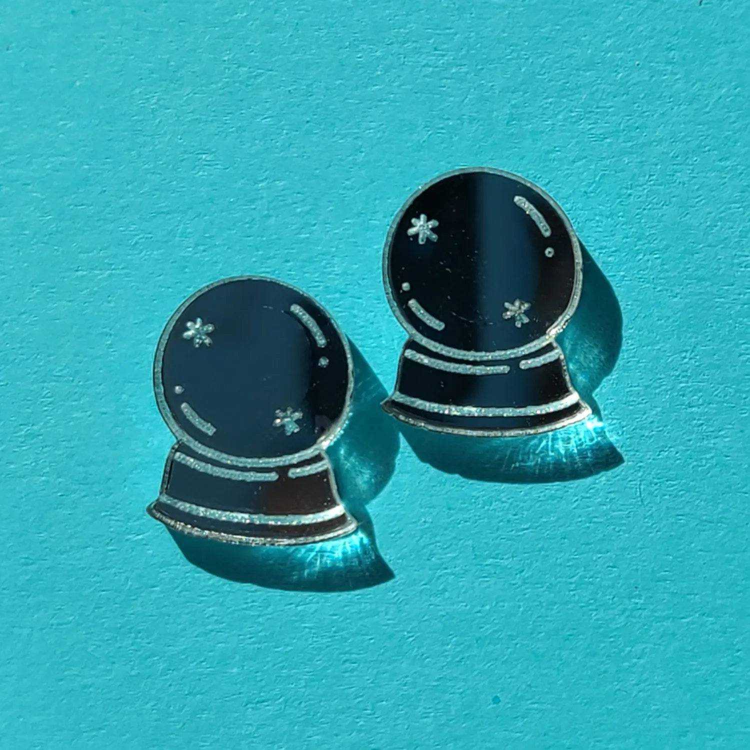 MiniKitty Crystal Ball Mirror Studs øredobber speil