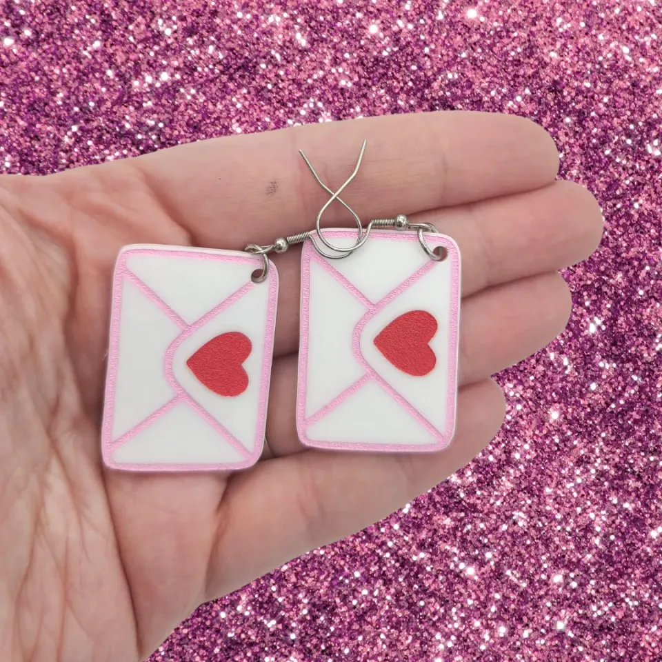 MiniKitty Love Envelope øredobber rød konvolutt
