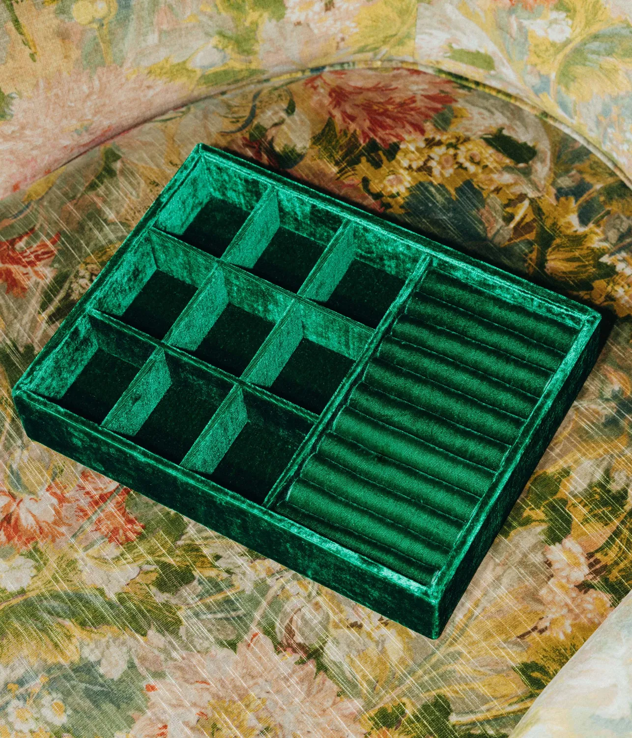 Loren Hope smykkebrett fløyel Emerald med rom