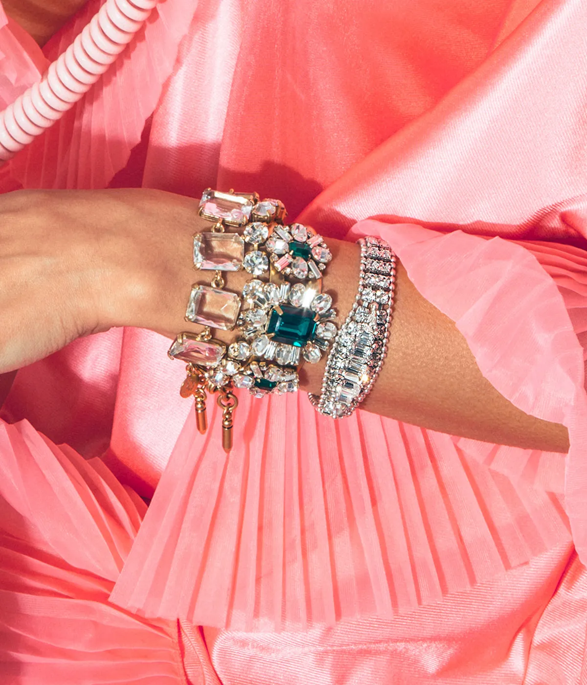 Loren Hope Grand Dame Cuff armbånd smaragd gull