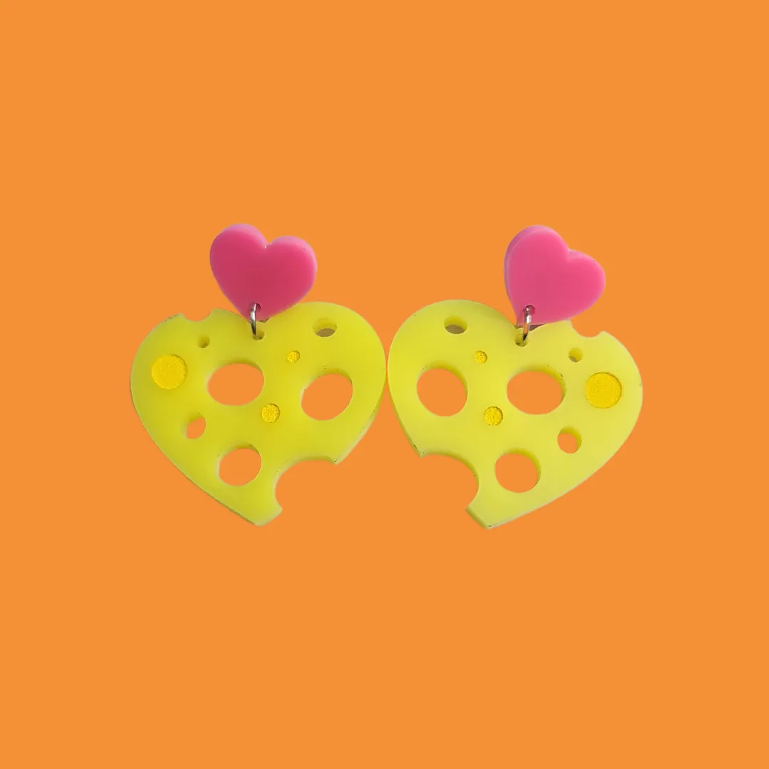 MiniKitty Cheese Love Heart øredobber akryl gult hjerte