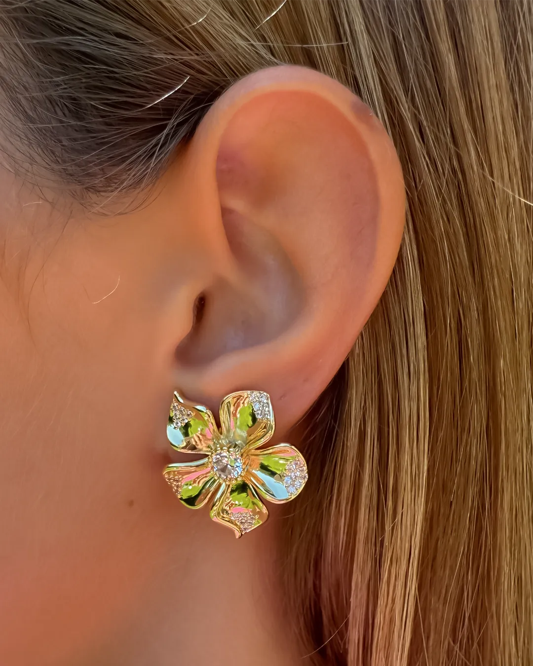 IOAKU La Fleur Crystal Stud øredobber hvit nikkelfri
