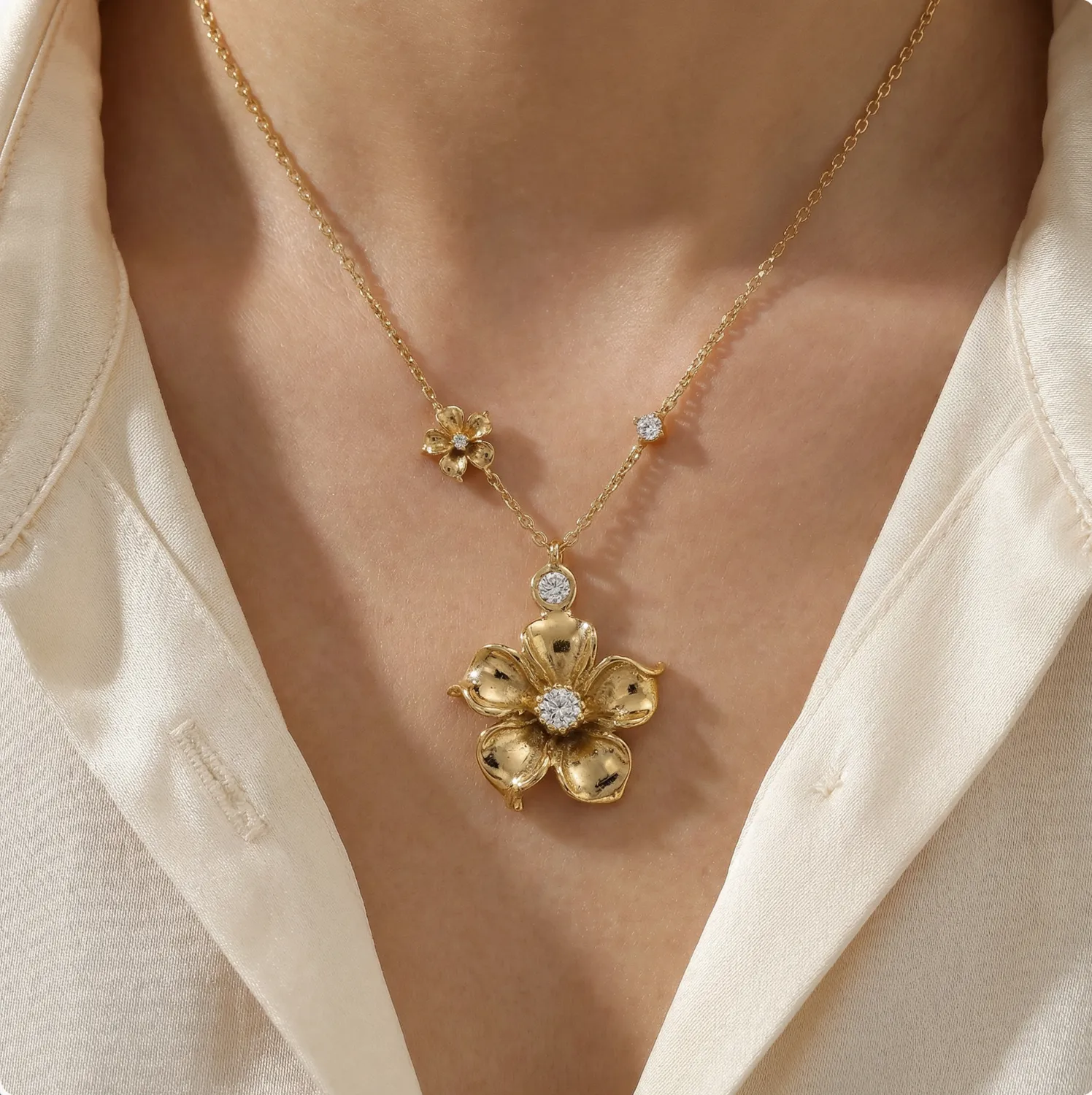 IOAKU La Fleur Detail Pendant halskjede 41 cm