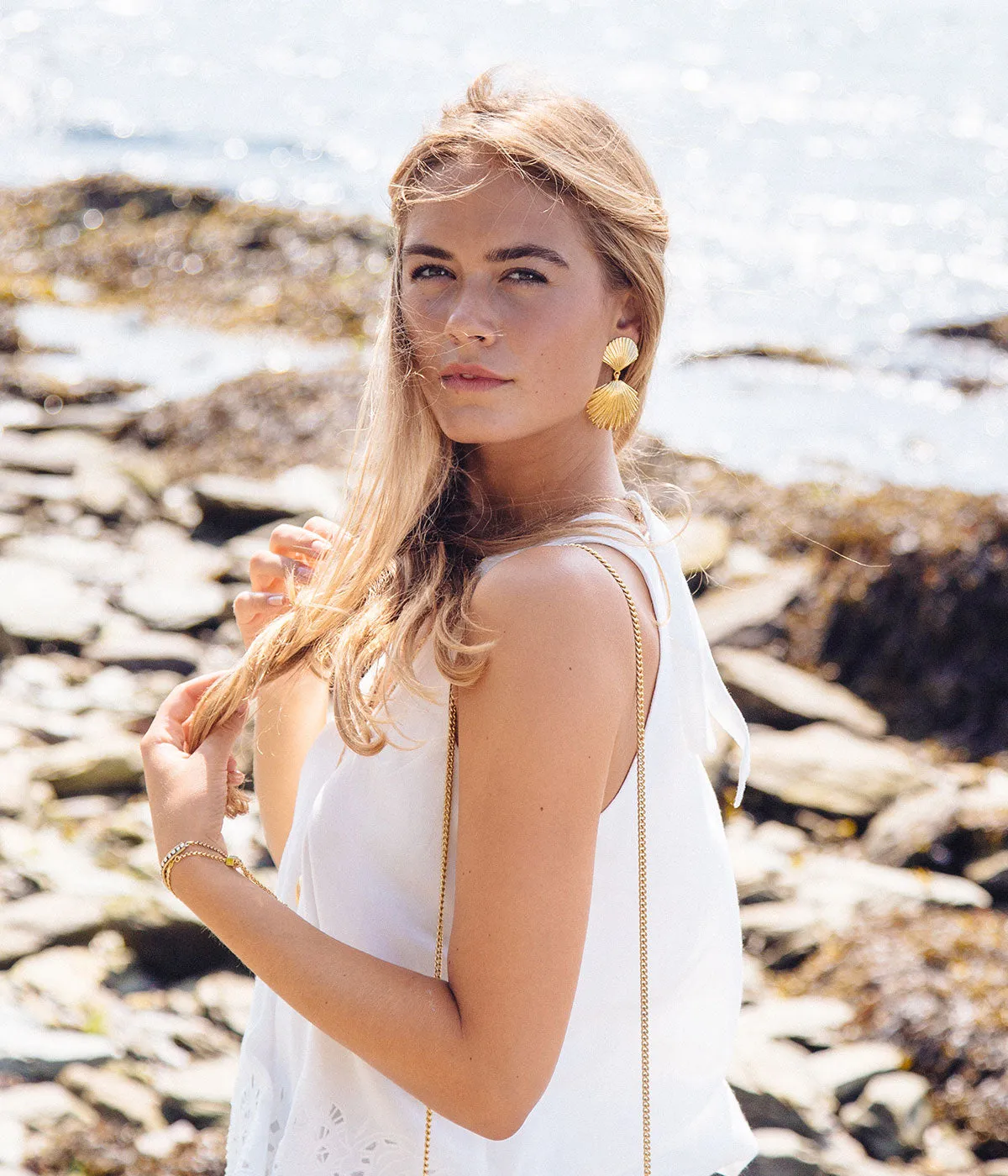 Loren Hope De la Mer øredobber gull skjell 5cm
