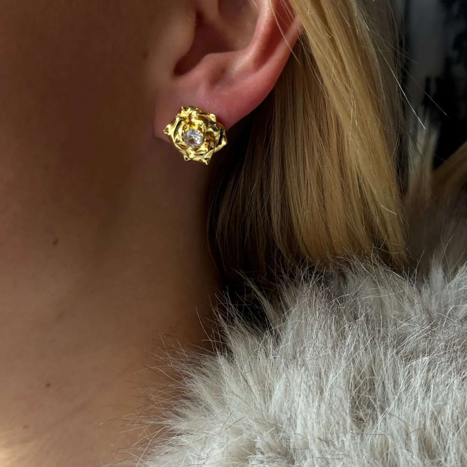 IOAKU Winter Flower øredobber stål gull blomst studs