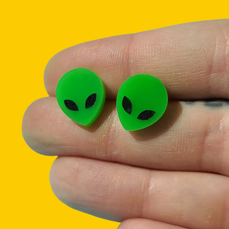 MiniKitty Alien Studs ørestikker akryl
