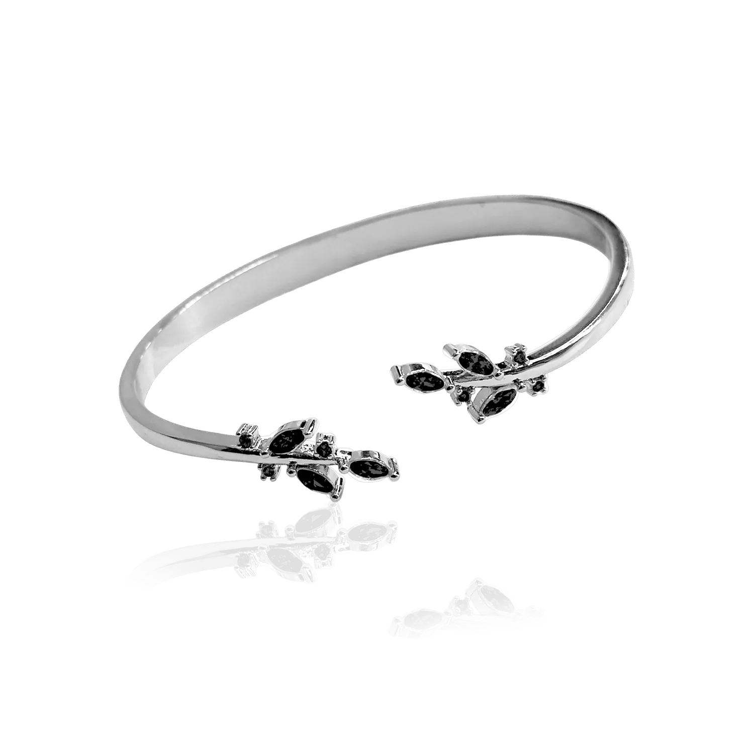 IOAKU Multi Wing Cuff armbånd svart justerbar