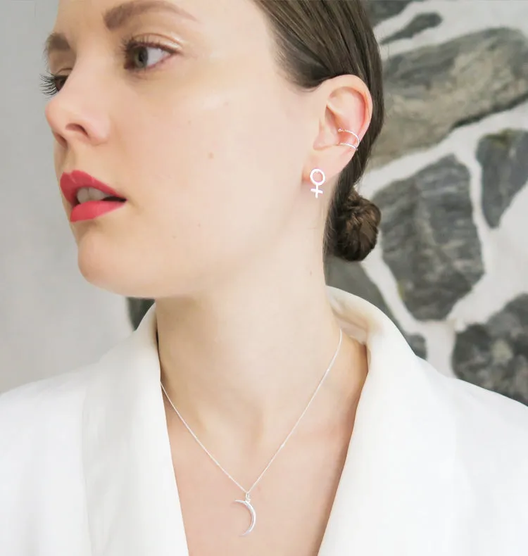Wos Gudrun øredobb gull kvinnetegn par