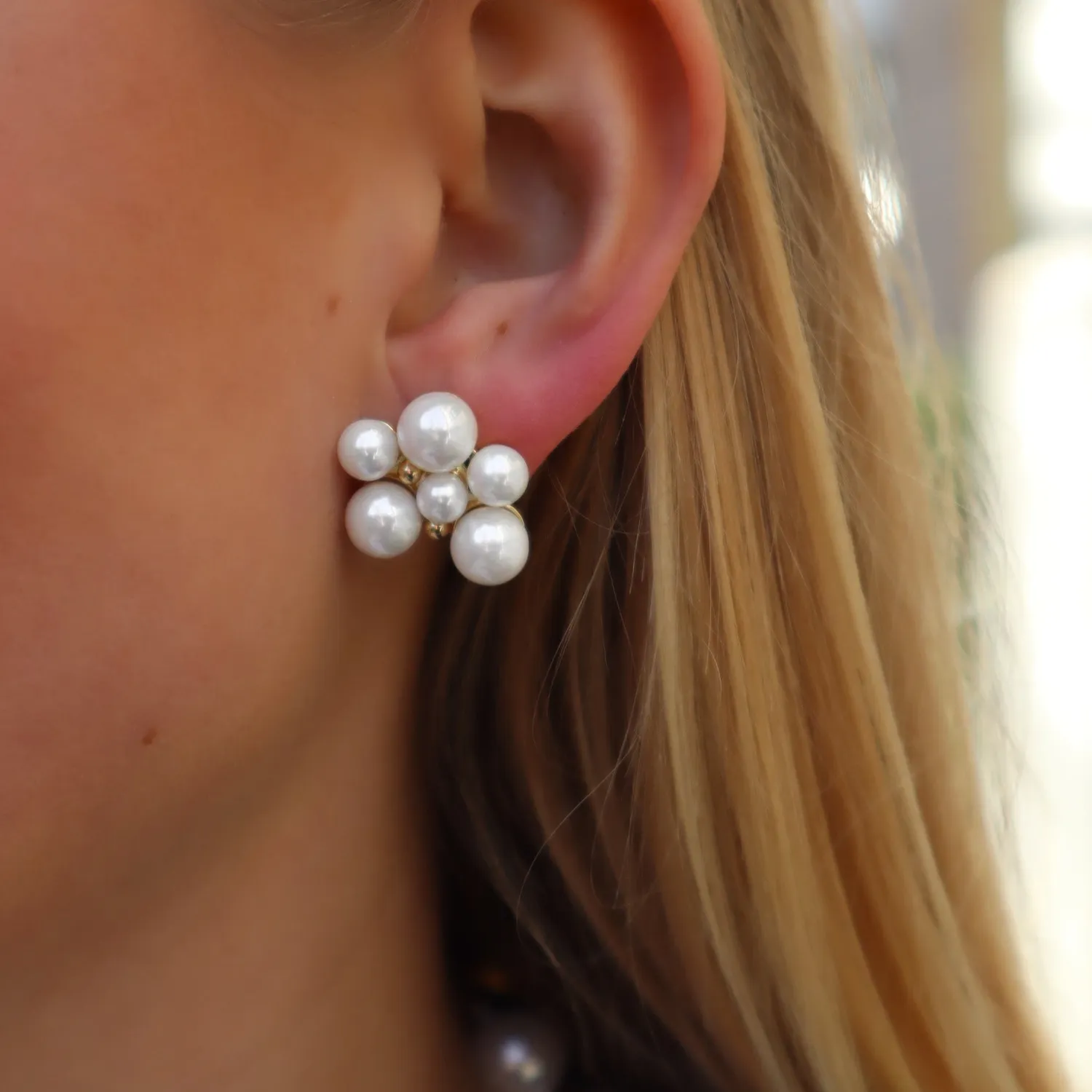 IOAKU Berry Pearl studs øredobber gull perle lett