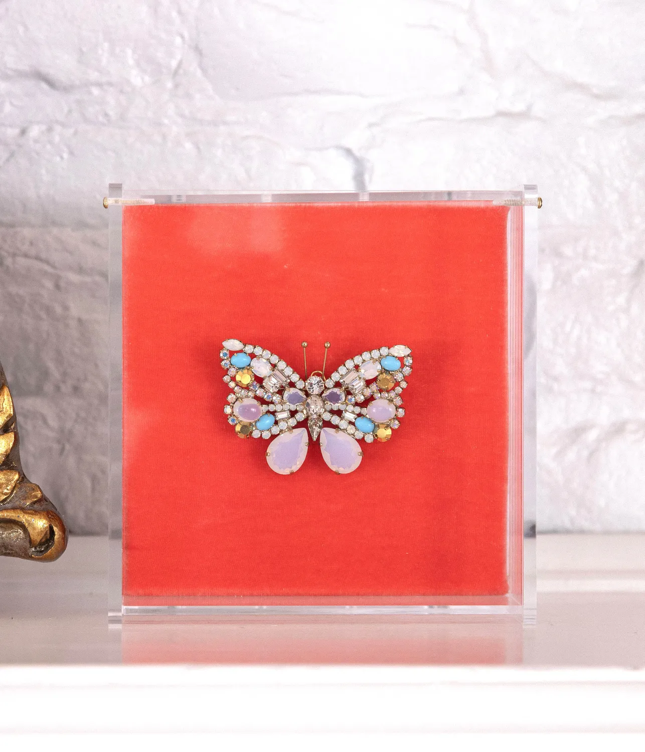 Loren Hope Small Butterfly brosje hvit opal