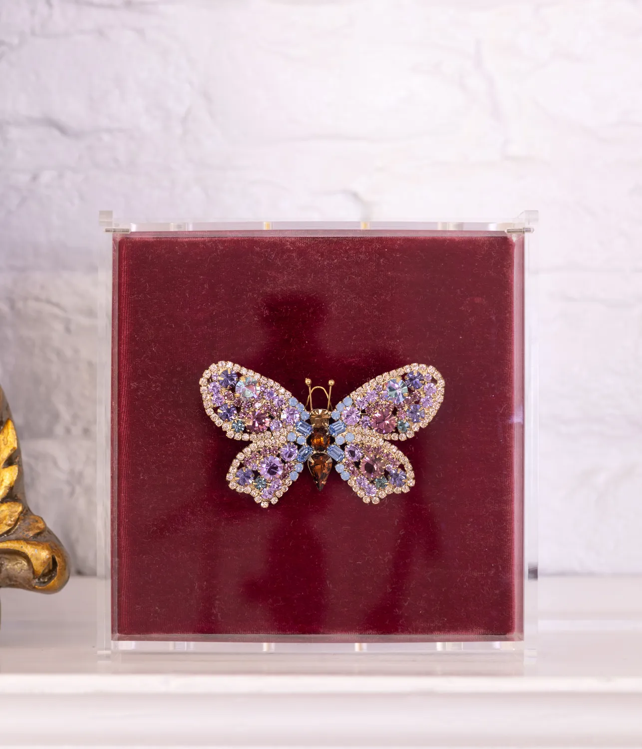 Loren Hope Medium Butterfly in Violet / Light Sapphire brosje