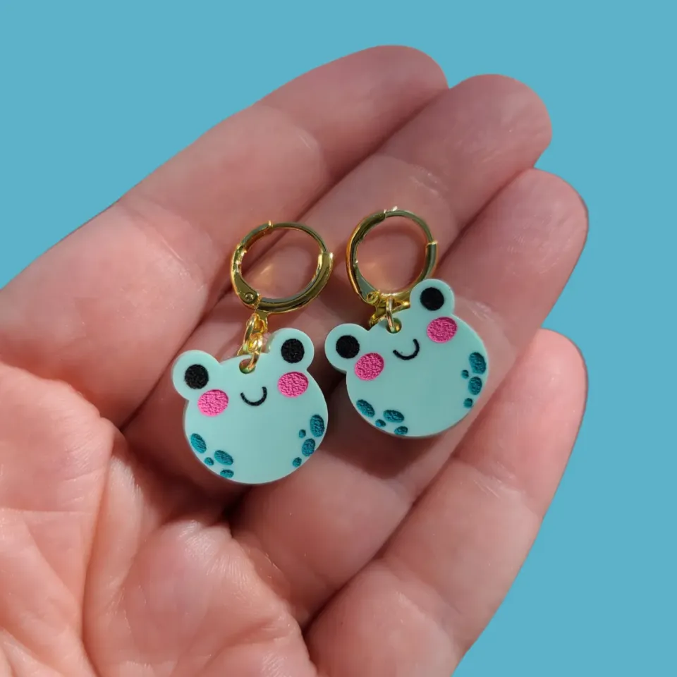 MiniKitty Small Cutie Frogs with Hoops øredobber 1 par hypoallergene
