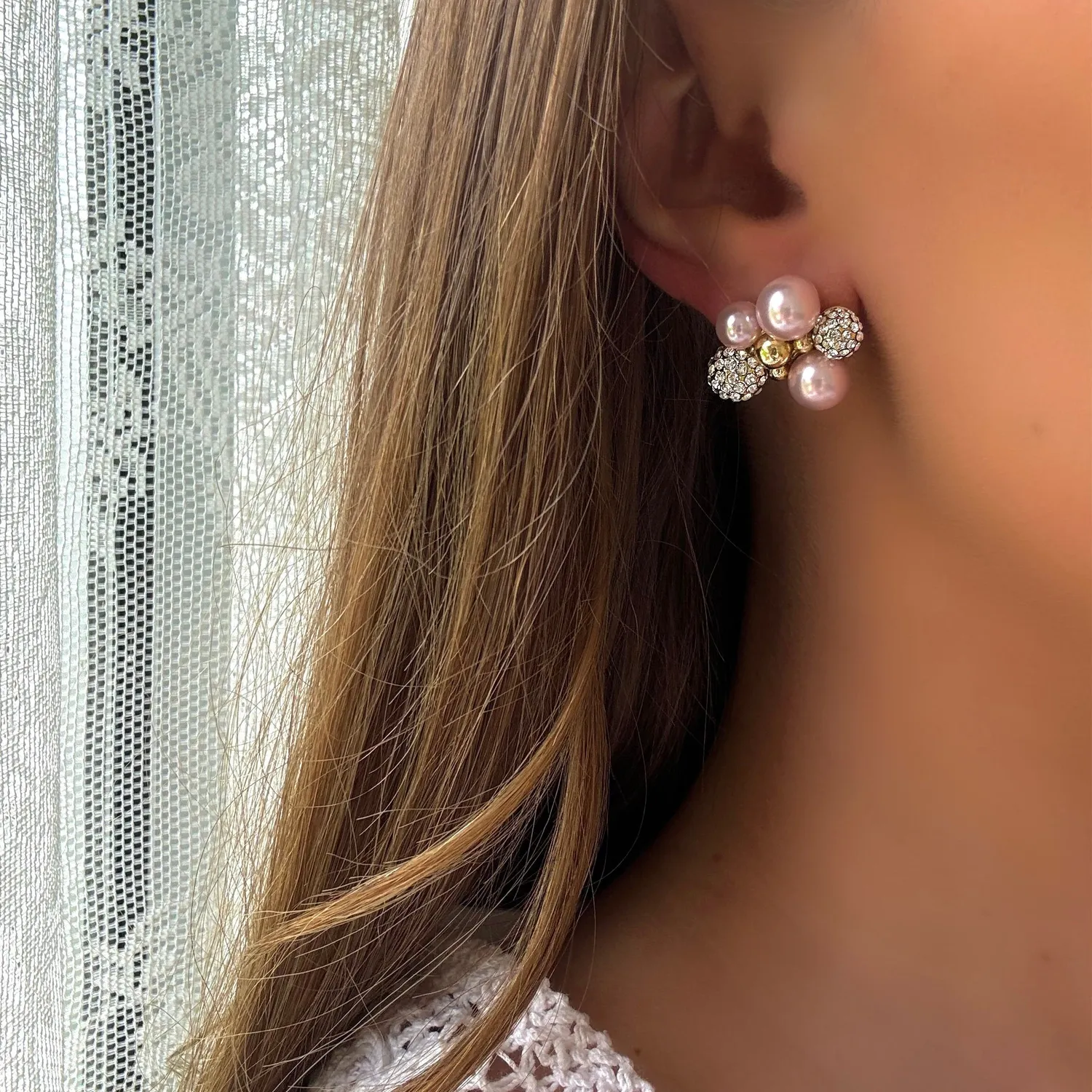 IOAKU Berry Pearl Sparkle Studs øredobber lys rosa