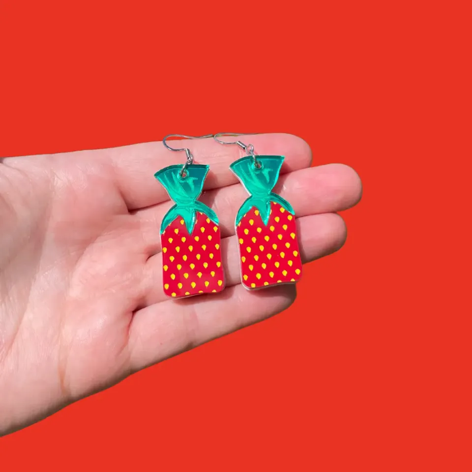 MiniKitty Strawberry Candy øredobber akryl røde