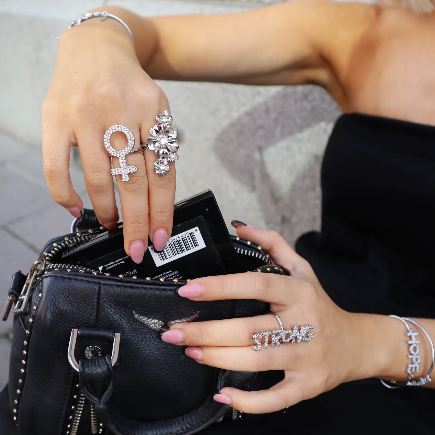 IOAKU Female Symbol Sparkle ring gull 3 cm