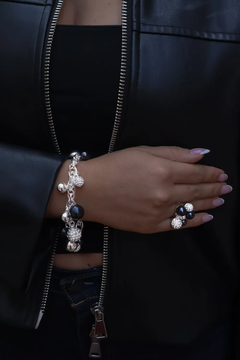 IOAKU Berry Pearl Sparkle Maxi ring svart justerbar perle