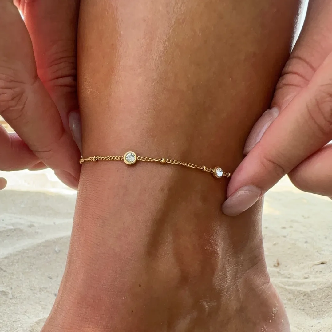 IOAKU Trio Crystal ankelkjede gull krystall
