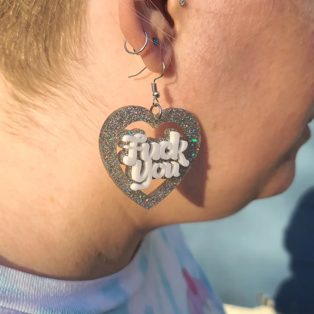 MiniKitty Valentine øredobber akryl 1 par tekst