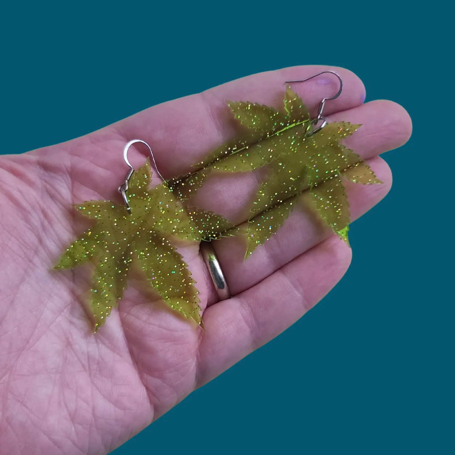 MiniKitty Weed Leaves øredobber grønn glitter